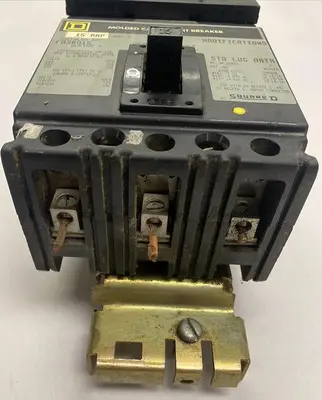 Used SQUARE D FA36015 Circuit Breakers | Surplus Asset Holdings #1189412