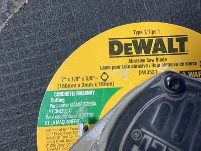 Used DEWALT DWE4011 Disc Grinders Ohio US | HGR 24 #1457521