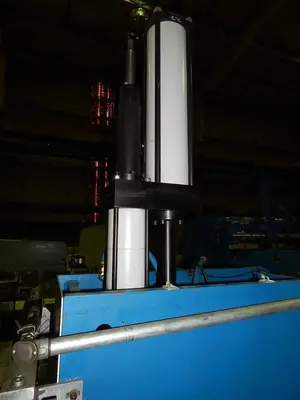 8 Ton FARGER & JOOSTEN MULTIPOWER Air/Oil Press