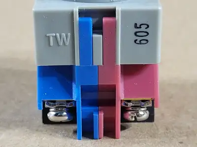NEW IDEC ABW111-B,G,R
