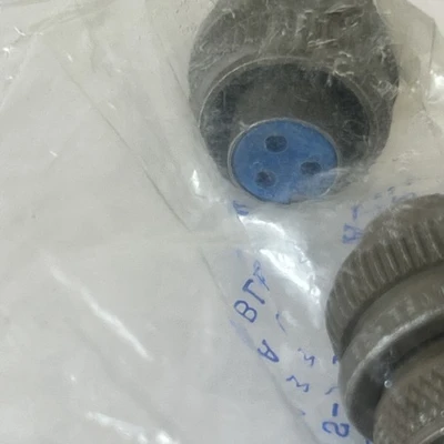 (4) Amphenol Aerospace (2 Per Sealed Bag) Connectors 10-820062-03S