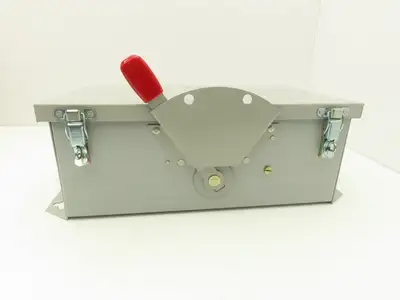Challenger RGD322SNC Safety Disconnect Switch Fusible 60A 3 Pole 4 Wire 240V
