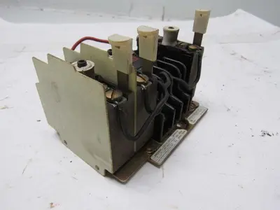 ALLEN BRADLEY 709-T0DX221 Ser K Size 00 Motor Starter Bul.709 3 Ph 2HP Max