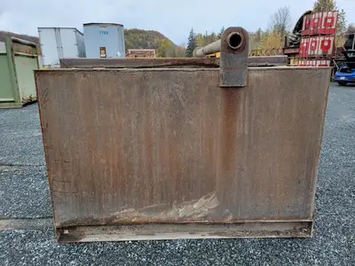 Square Tank, 84" x 88"
