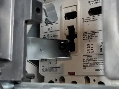Used EATON SVX004A1-5A4N1 Switchgears British Columbia CA | Lenmark #240107