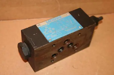 USED VICKERS DGMFN-5-Y-A2W-30
