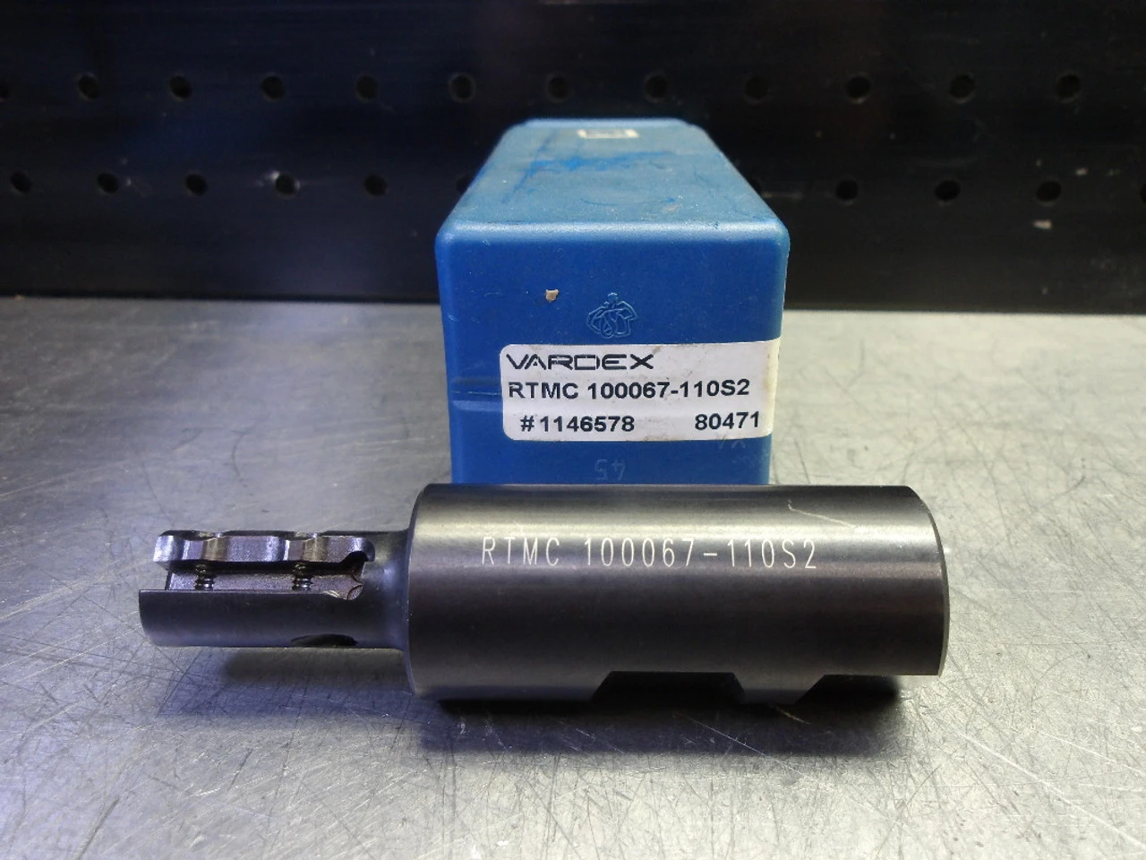 Vargus 2 Flute Coolant Thru Indexable Thread Mill 1" Shank RTMC 100067-110S2 (LOC1303A)
