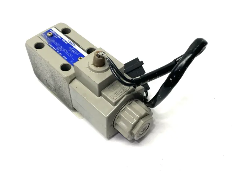 Used YUKEN SOLENOID DIRECTIONAL CONTROL VALVE 3-POSITION Solenoid Valves Michigan US | Maverick Industrial Sales #1089324