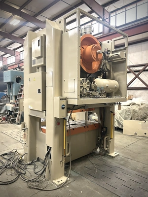 USED 2002 KOMATSU PRESSES KOMATSU E2W110 PRESS