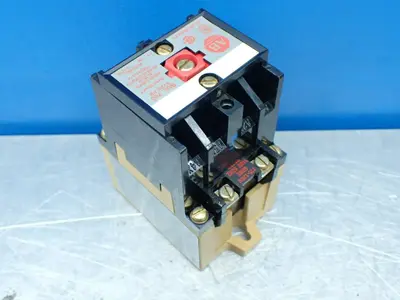 NEW ALLENBRADLEY 700PK200A1