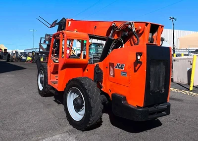USED 2013 JLG SKYTRAK 10054