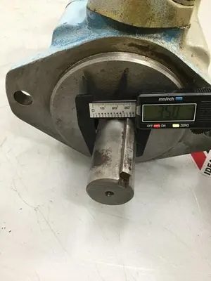 USED VICKERS 3525V30E21