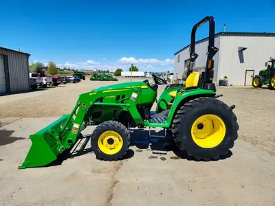 USED 2018 Deere 3032E