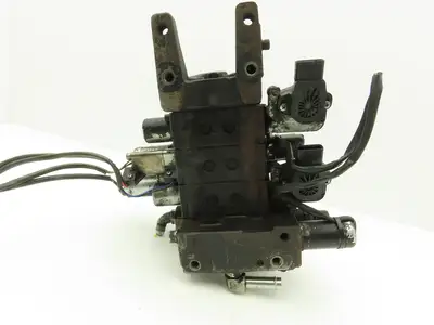 Toyota 67620-U1361-71 Hydraulic 3-Spool Forklift Mast Control Valve From 8FBE15U