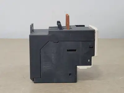 USED SCHNEIDER ELECTRIC LRD 05