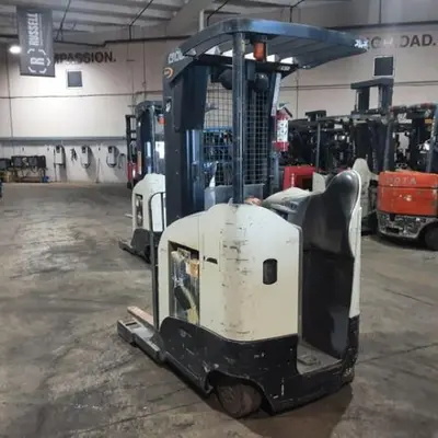 USED 2016 CROWN RR5725-45