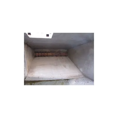 80 CUBIC FOOT STAINLESS STEEL WEIGH BIN WITH SCREW CONVEYOR DISCHARGE