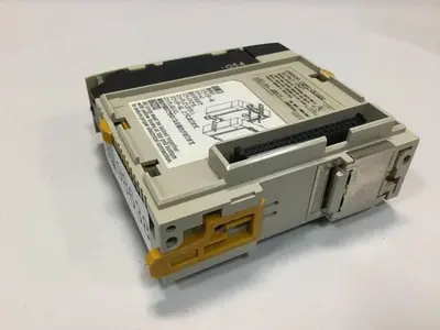 USED OMRON CQM1-OC222