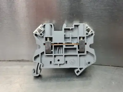 Phoenix Contact Typ UT 4-MTD Feed-Through Terminal Block. 4D-8