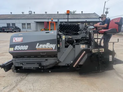 2022 LEEBOY 8500D Asphalt Pavers | Mid South Machinery (2)