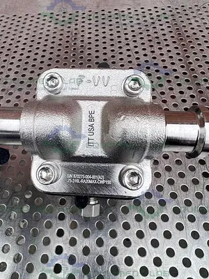 USED ITT PURE FLO 1-316L-RA20MAX 5 -WAY DIAPHRAGM VALVE W/ 1", 3/4"  SANITARY FITTING