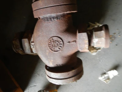 Kieley & Mueller 1 1/2" 250 Rating, Cast Iron Threaded Control V