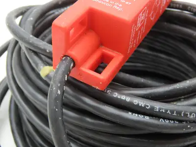 Allen Bradley 440N-S32039 B SIPHA Guardmaster Safety Interlock Switch Sensor