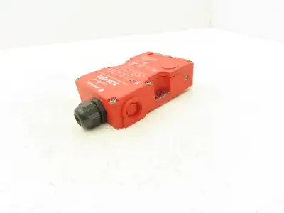 Allen Bradley 440G-T27175 Guardmaster Locking Safety Guard Switch 24V AC/DC