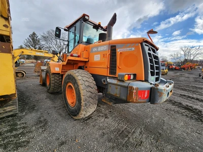 Used 2015 DOOSAN DL220-3 Wheel Loaders | Abele Tractor #1342917