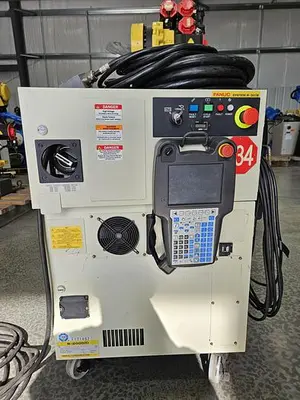 USED 2015 FANUC R-2000IC/210F