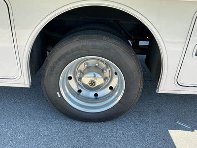USED 2013 WINNEBAGO F53