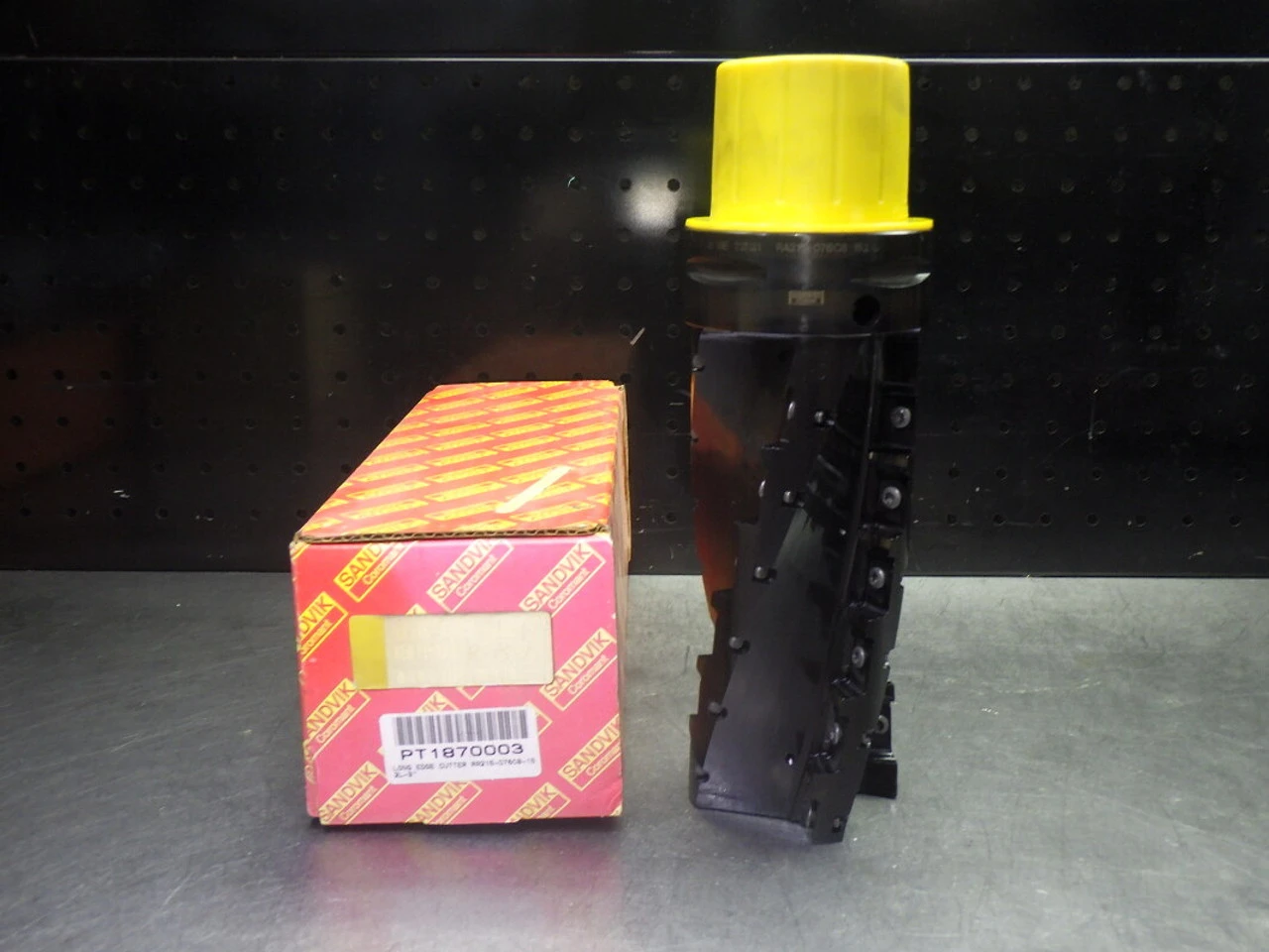 Sandvik C8 3" 4 Flute Long Edge Milling Cutter RA215.076C8-152L (LOC2535)