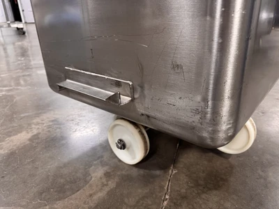 600 Pound SS Dump Buggy with Plastic Lid