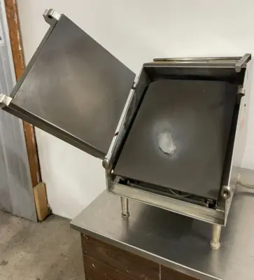 182-0209 Besco #12 Commercial Tortilla Wedge Press