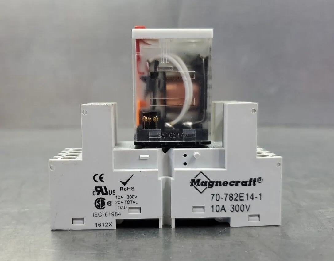 SCHNEIDER ELECTRIC 792XDXM4L-120A 120VAC/30VDC RELAY w/70-782E14-1 Base. 4E-35