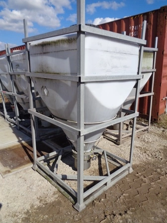 Used BISON 1,000 Litre Bins GB | Perry Equipment #120880