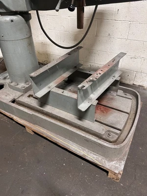 CINCINNATI 3'7" RADIAL DRILL