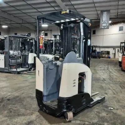 USED 2018 CROWN RR5725-45