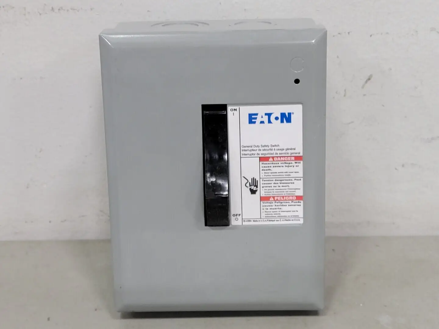 NEW EATON DP111NGB