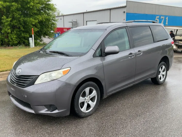 Used 2011 TOYOTA SIENNA Vans Michigan US | Miedema Asset Management Group #1183590