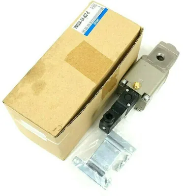 NEW SMC VNH133A-10A-5DZ-B COOLANT VALVE VNH133A10A5DZB