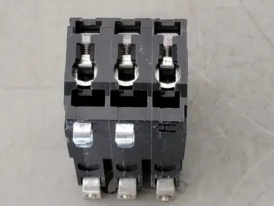 60 Amp, 3 Pole, 240 volts Circuit Breaker
