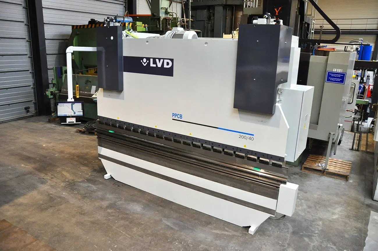 USED LVD PPCB 200 TON X 4100 MM CNC