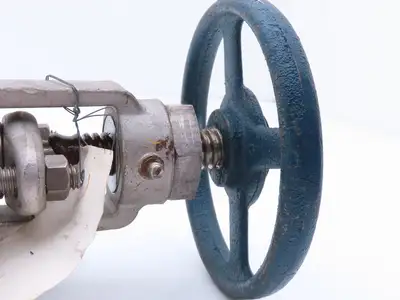 Powell 2474 Stainless Globe Valve 1-1/2" Socket Weld 200 WOG Rising Stem