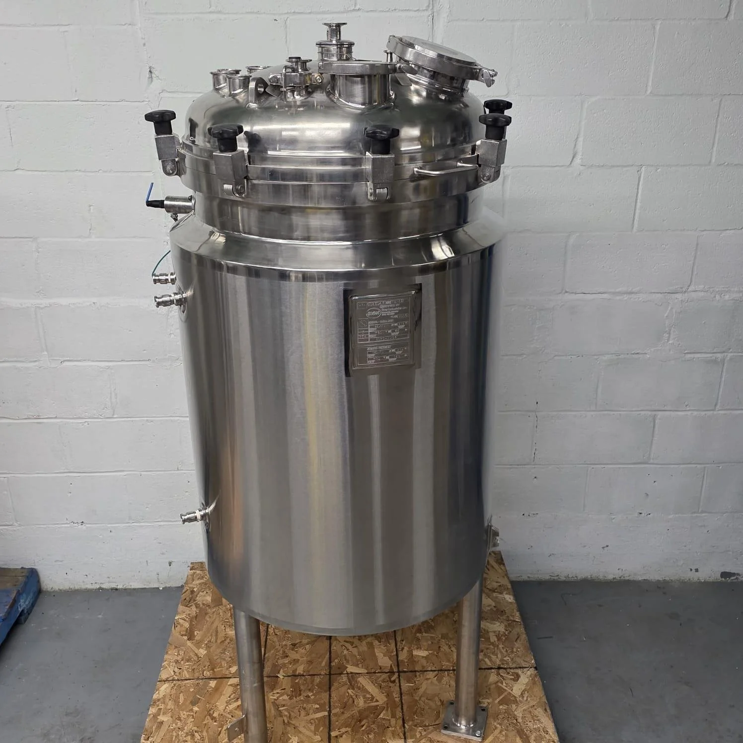 Pressure Processing Tank INOX 200 Liters 316 S/S With Bottom Mixer # 3031