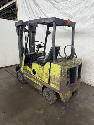 USED CLARK GCS25MB