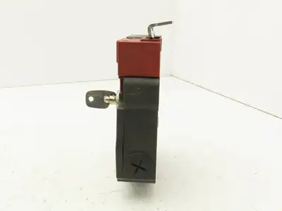 Omron D4JL-3NFA-C7-01 Guard Lock Safety-Door Switch Interlock Solenoid Release
