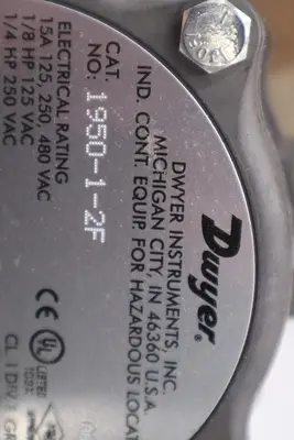 1950-1-2F Dwyer- Pressure Switch- 114037-03 NEW WITH BOX STOCK G389A