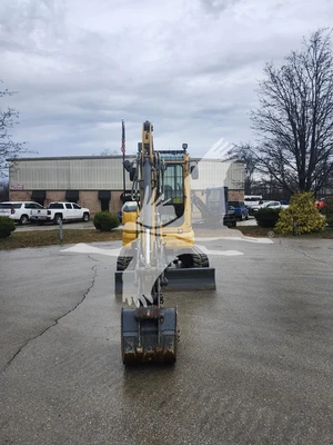USED 2021 XCMG XE35U