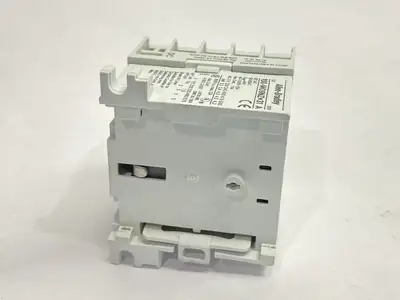 USED ALLEN-BRADLEY SER A MINI CONTACTOR 3-POLE 9A 24VDC COIL